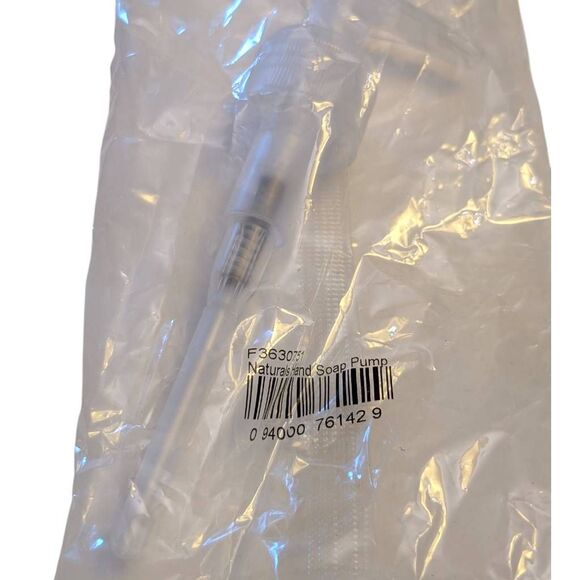 Avon Naturals Fresh Cucumber & Melon Antibacterial Hand Soap 8.4 fl oz Pump - Picture 3 of 6